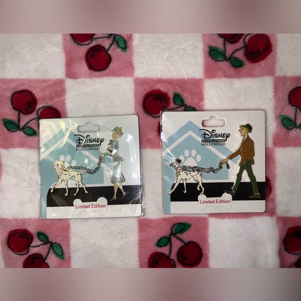 🐾  Roger Pongo Anita Perdita 101 Dalmatians Walk in the Park Pin Set LE 300 🐾